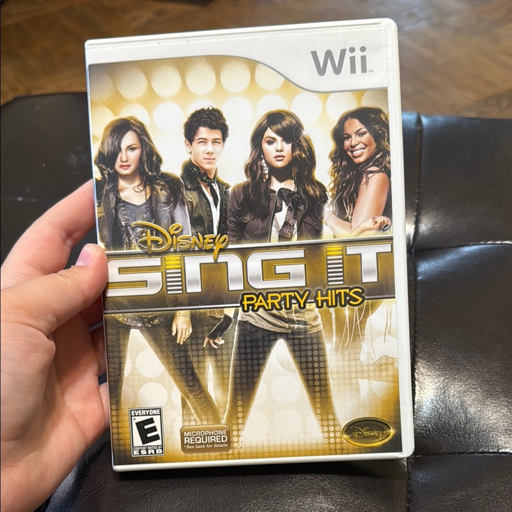 Disney Sing It: Party Hits for Wii - Black, White, and Gold